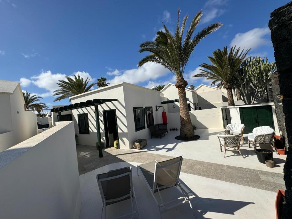 Luxury Bungalow Playa Roca Costa Teguise Bagian luar foto