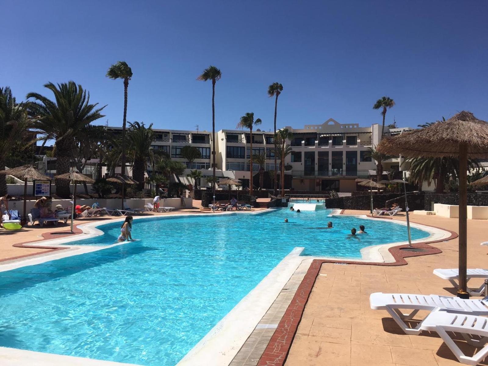Luxury Bungalow Playa Roca Costa Teguise Bagian luar foto