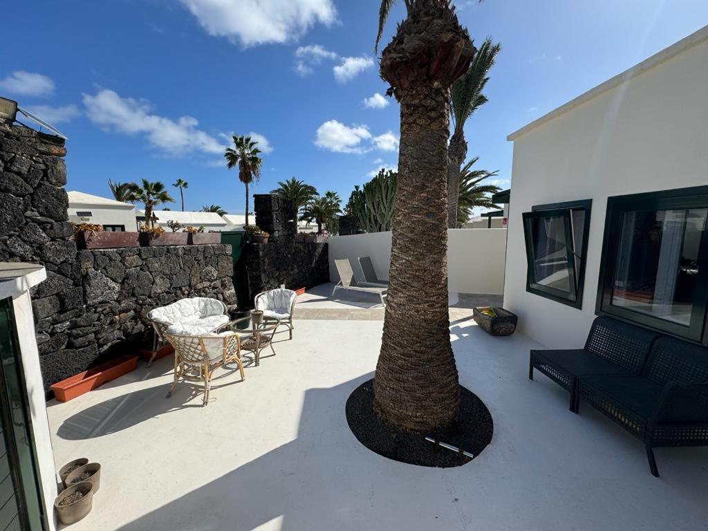 Luxury Bungalow Playa Roca Costa Teguise Bagian luar foto