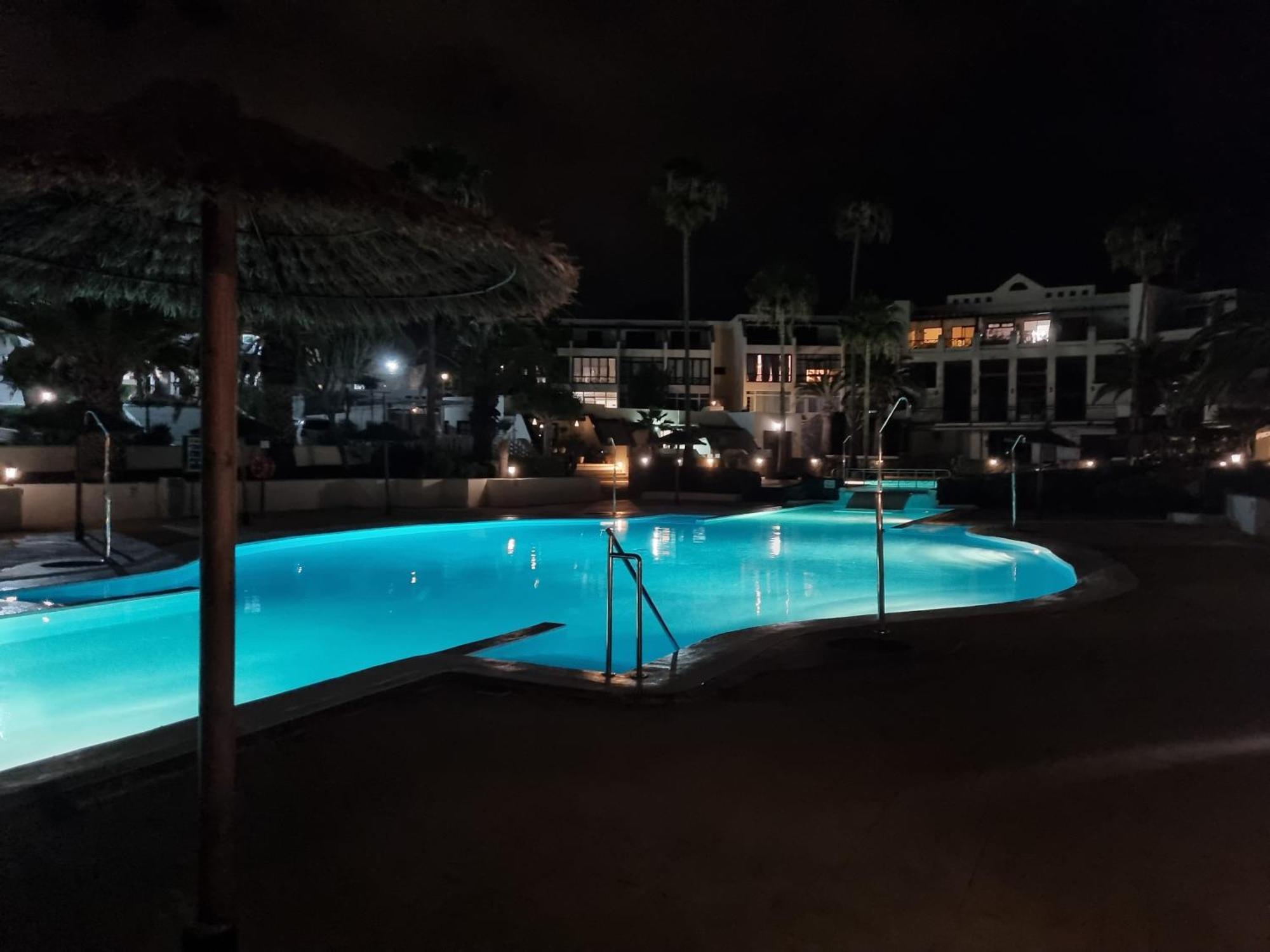 Luxury Bungalow Playa Roca Costa Teguise Bagian luar foto