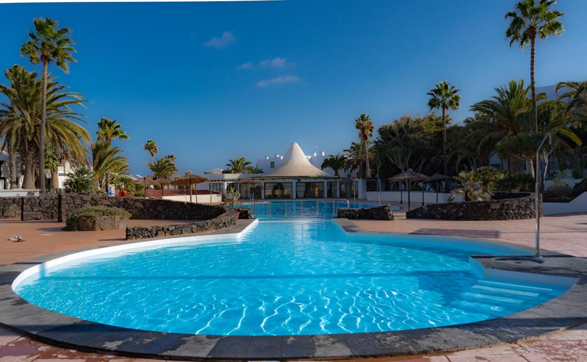 Luxury Bungalow Playa Roca Costa Teguise Bagian luar foto