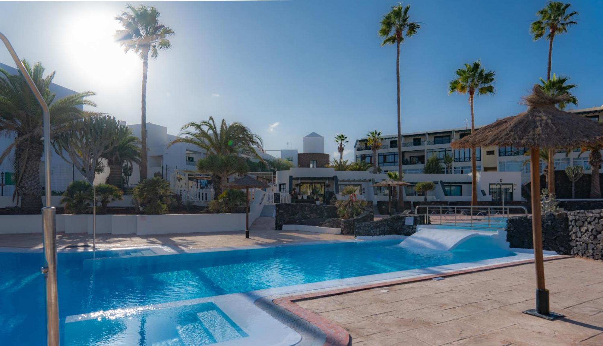 Luxury Bungalow Playa Roca Costa Teguise Bagian luar foto
